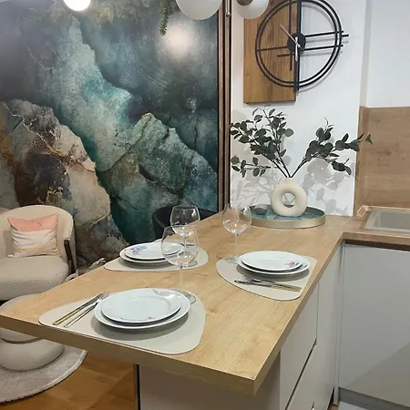 Stylish & Modern - Perfect For Your Stay!
